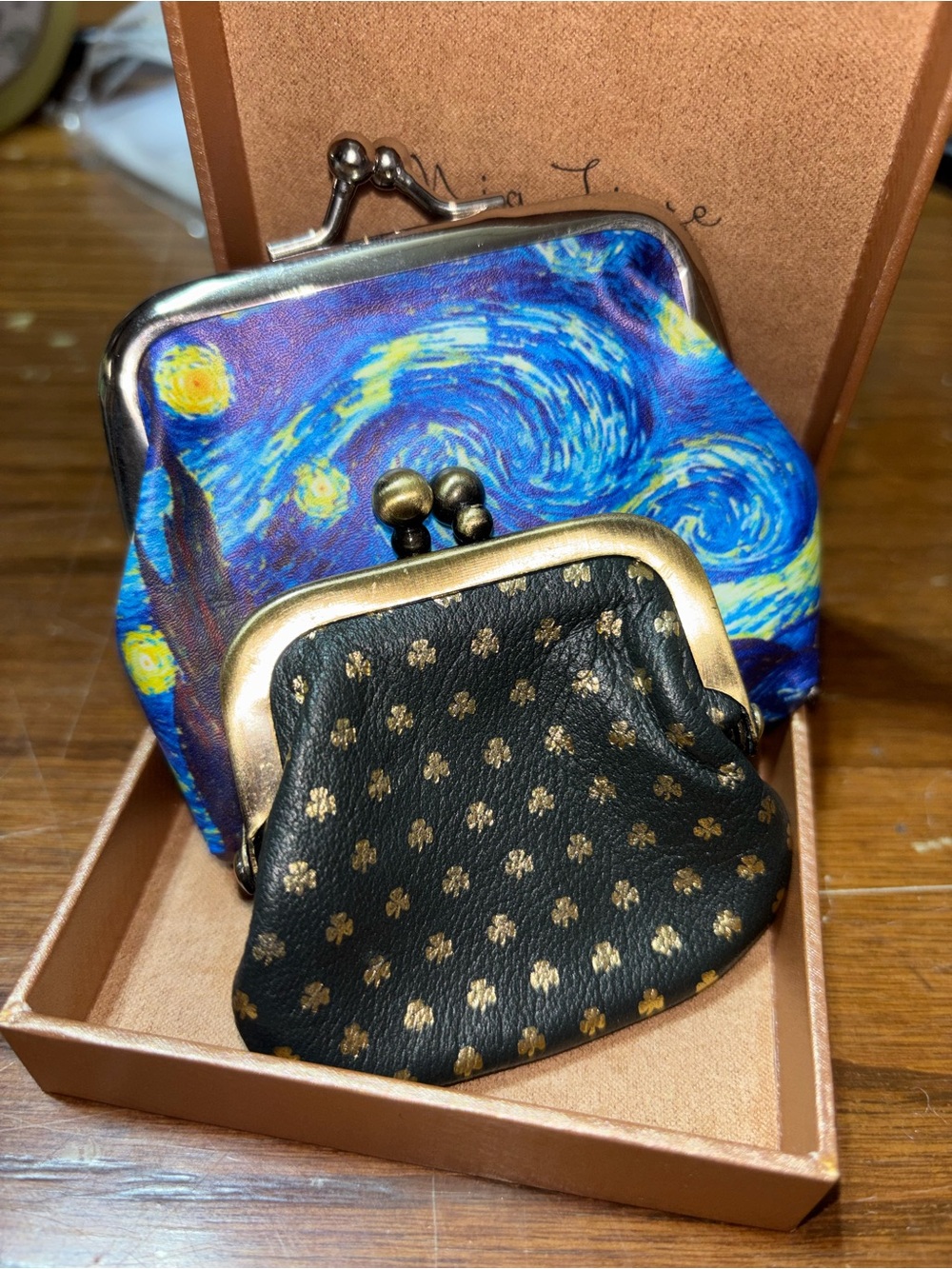 Kiss lock Change Purses